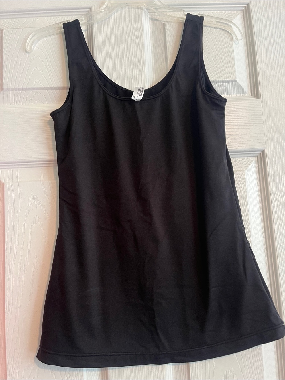 Maidenform Black Scoop Tank Top with Wide Straps